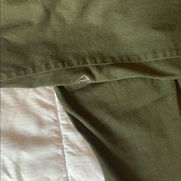 Two volcom pants - Picture 5 of 6